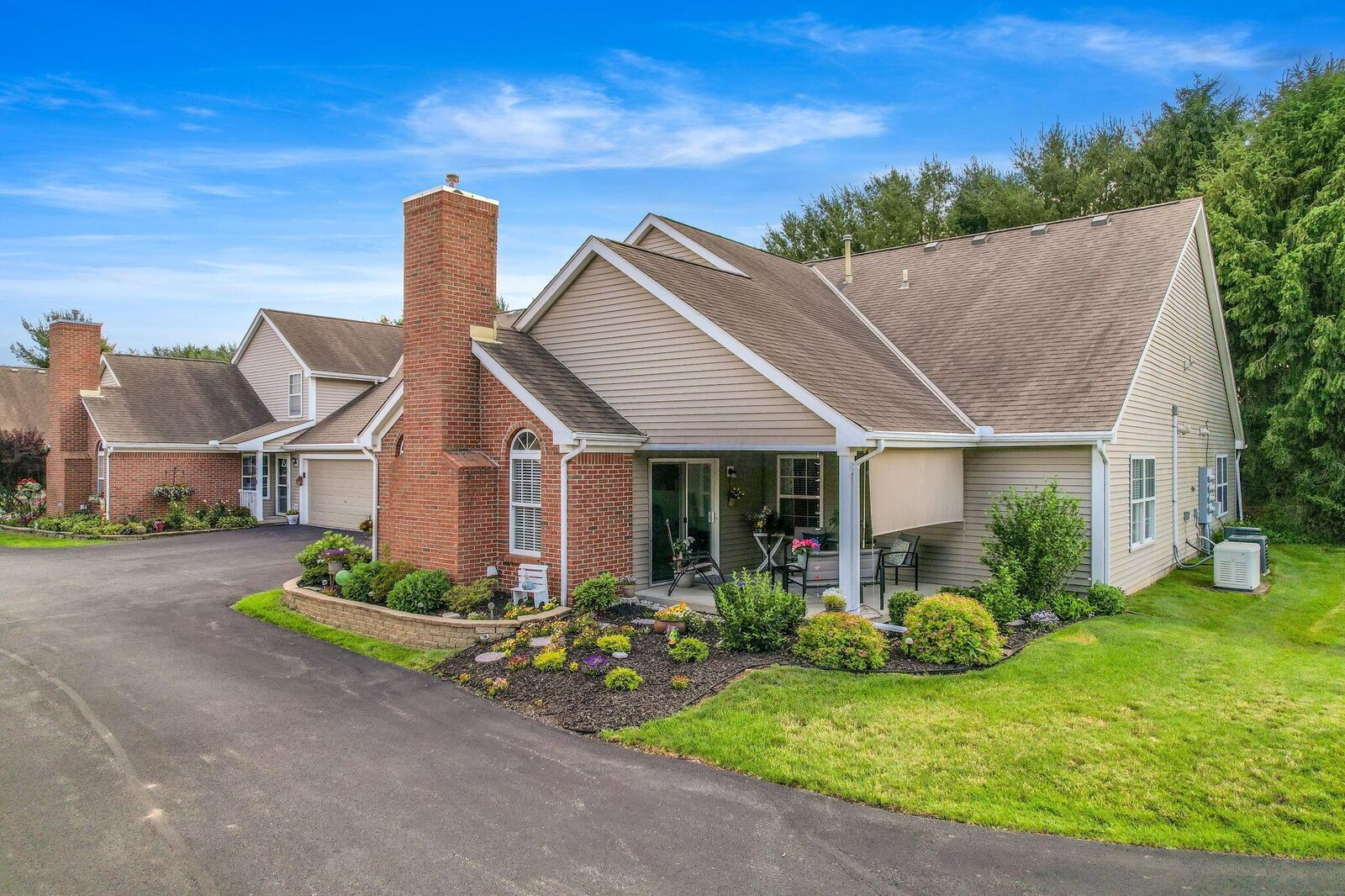 Property Photo:  905 Shelbourne Place  OH 43055 