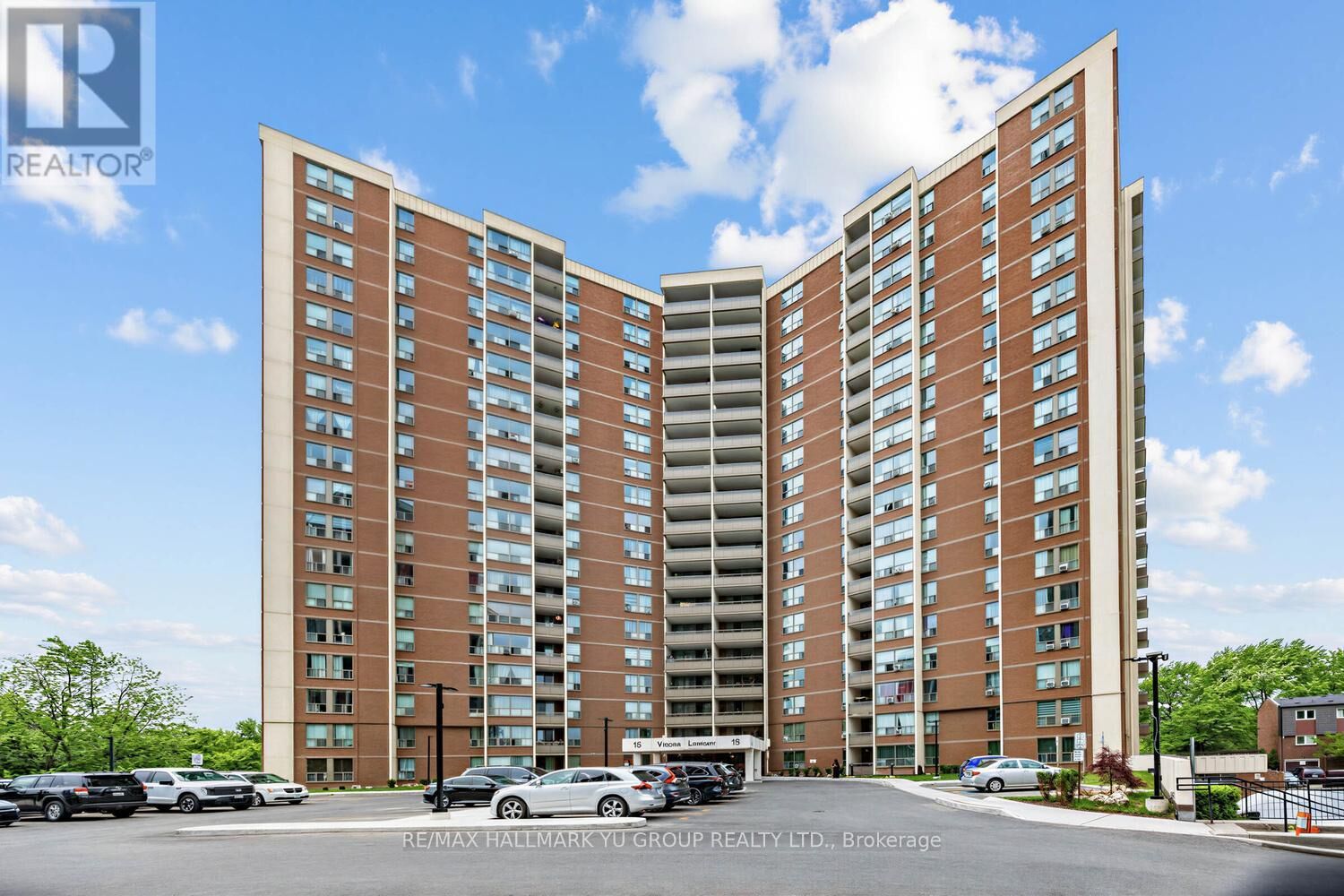 Property Photo:  15 Vicora Linkway 401  ON M3C 1A7 