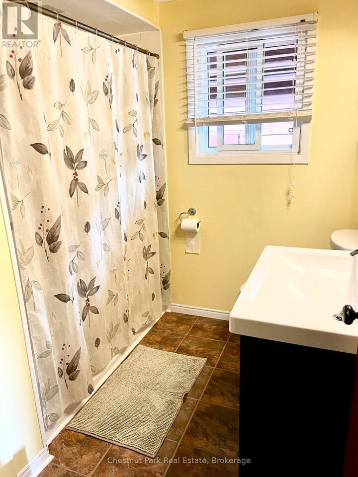 Property Photo:  72 59th Street South  ON L9Z 1V8 