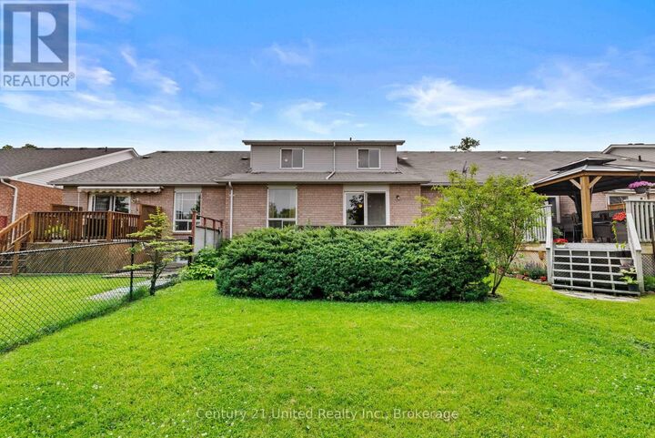 Property Photo: 2438 Woodglade Boulevard ON K9K 2K9