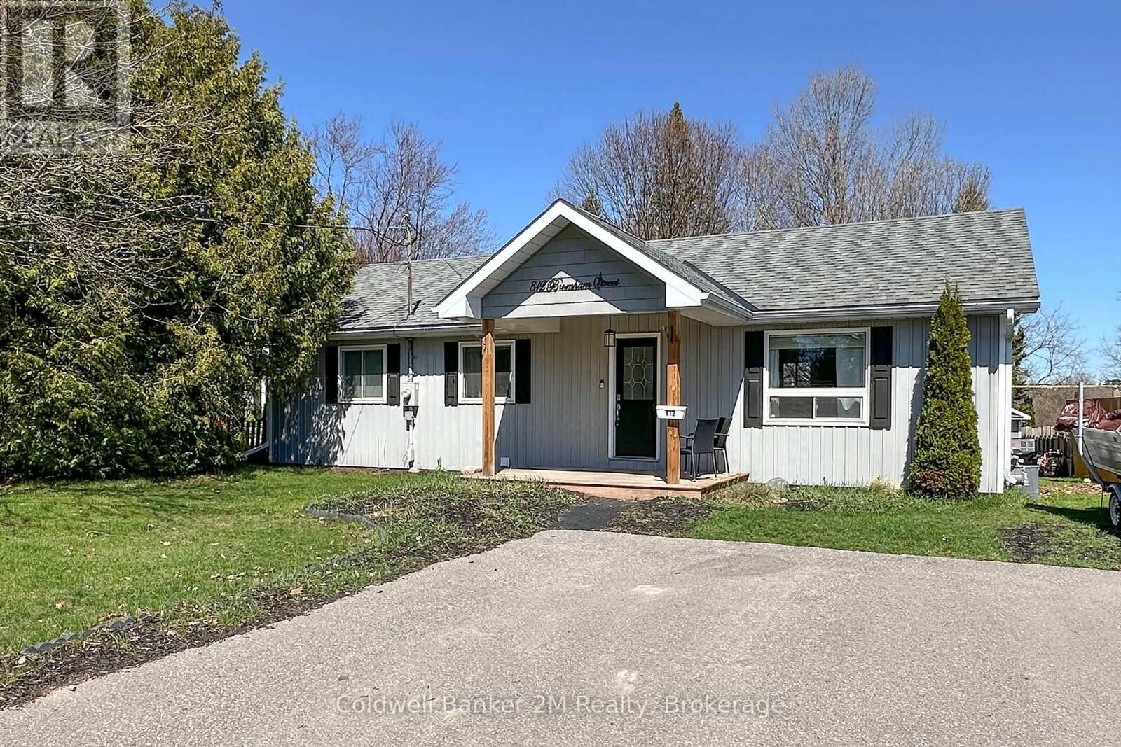 Photo de la propriété: 812 Burnham Street ON K9A 2X7
