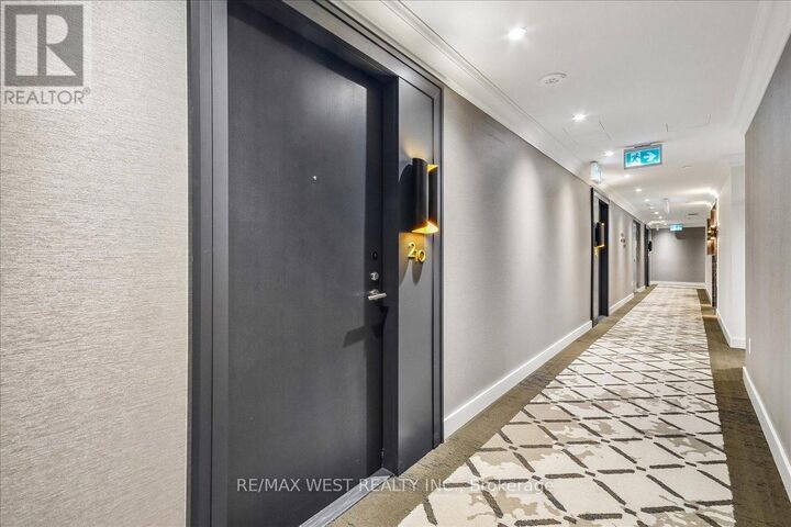Property Photo:  259 The Kingsway 210  ON M9A 3T6 