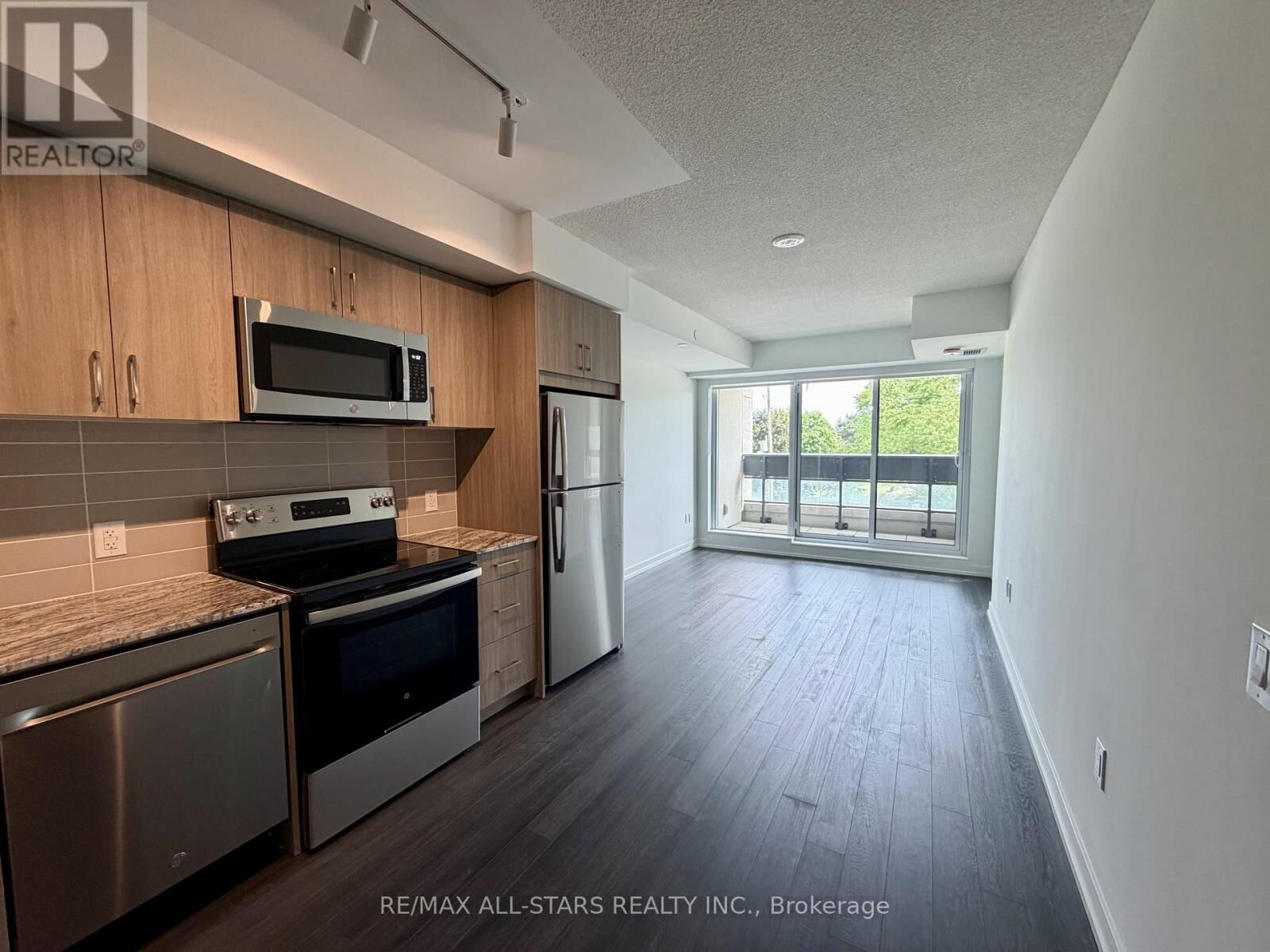 Property Photo:  4010 Eglinton Avenue West 221  ON M9A 0G5 