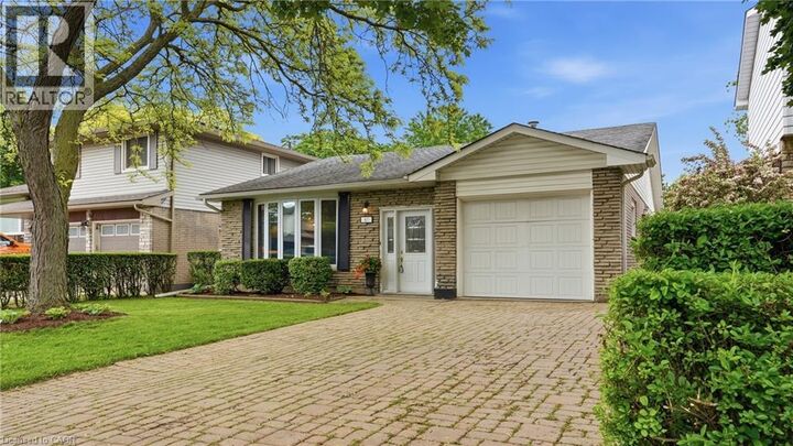 Photo de la propriété: 61 San Pedro Drive ON L9C 2C4
