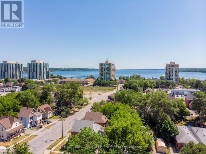 Property Photo:  74 Sanford Street Unit #3  ON L4N 3C5 