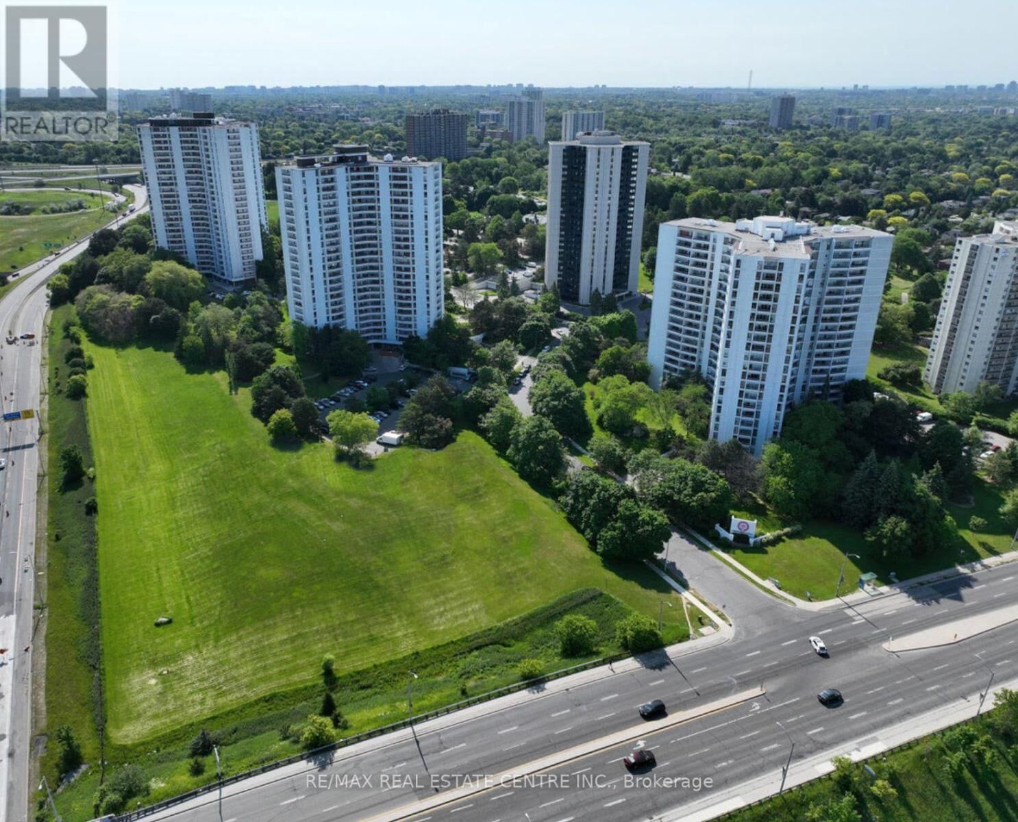 Property Photo:  150 Graydon Hall Drive 704  ON M3A 3B3 