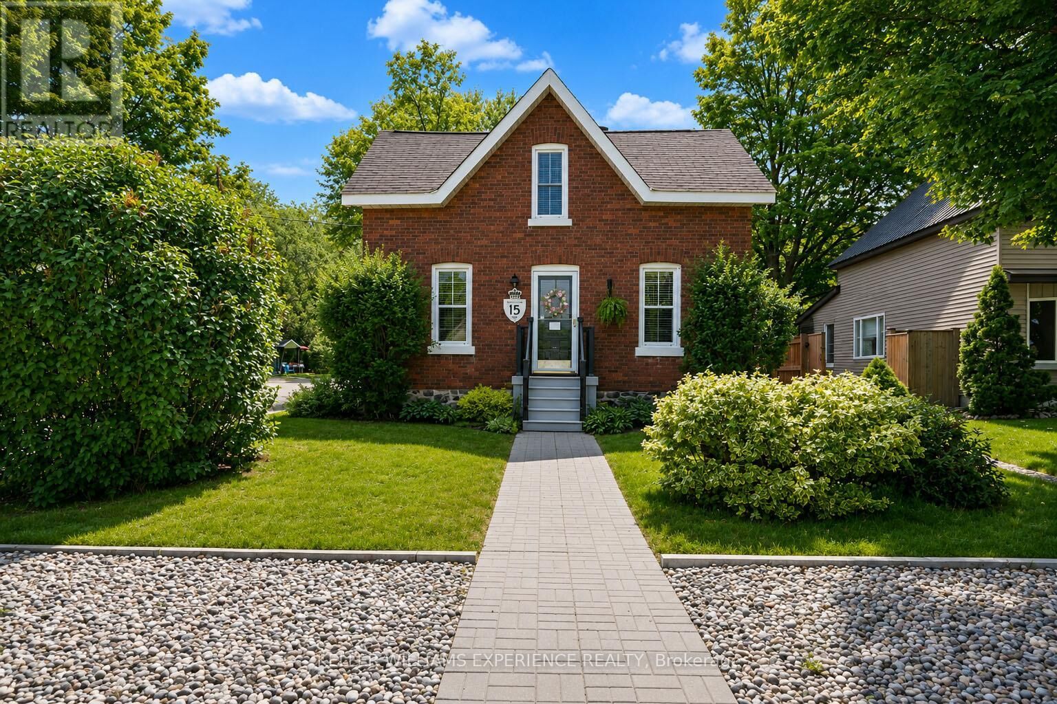 Property Photo:  15 Leonard Avenue  ON L9M 1E3 