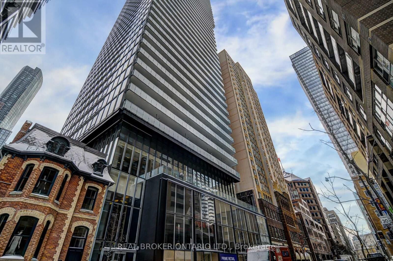 Property Photo:  15 Grenville Street 401  ON M4Y 0B9 