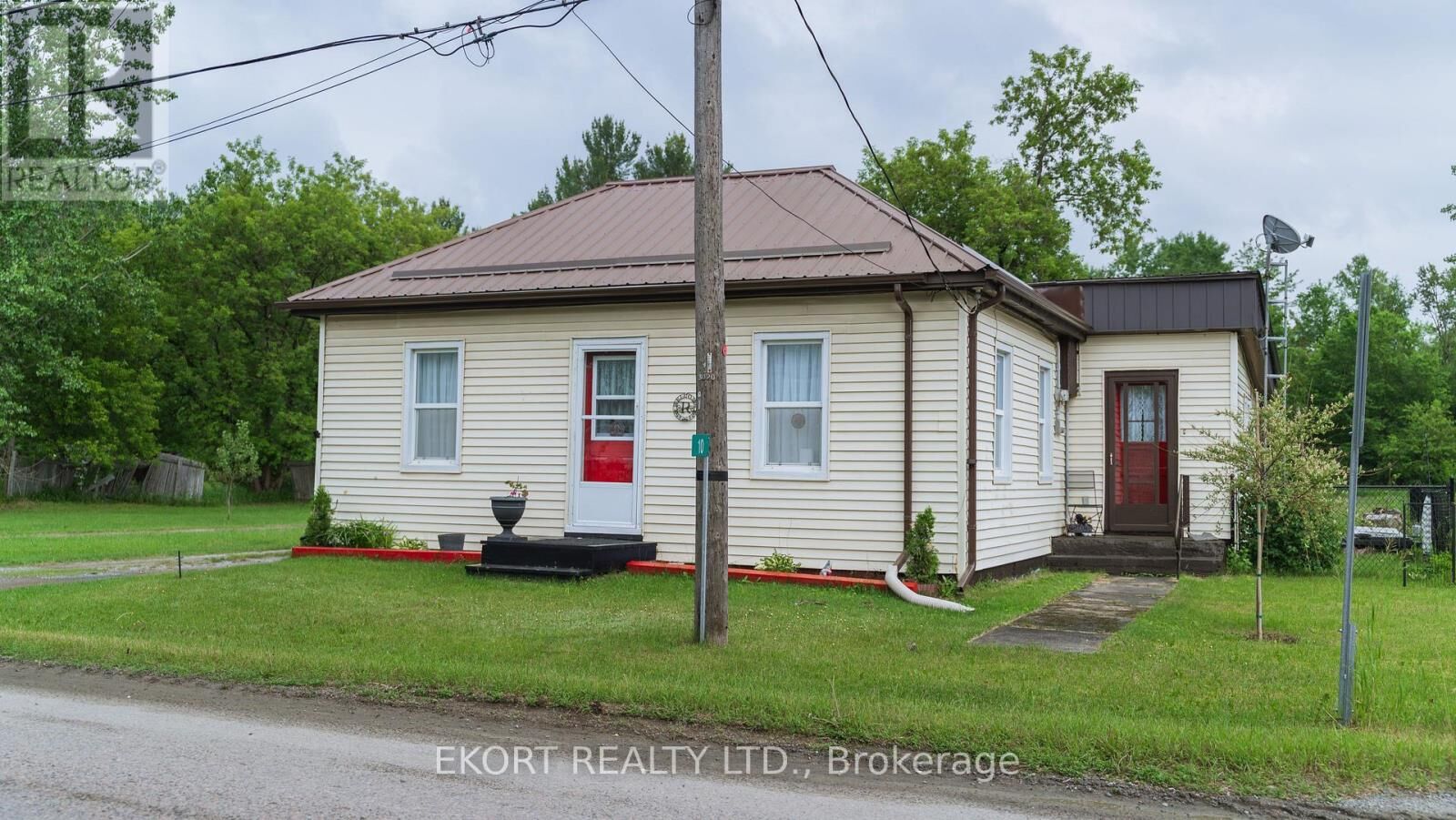 Property Photo:  10 Glastonbury Road  ON K0H 2G0 