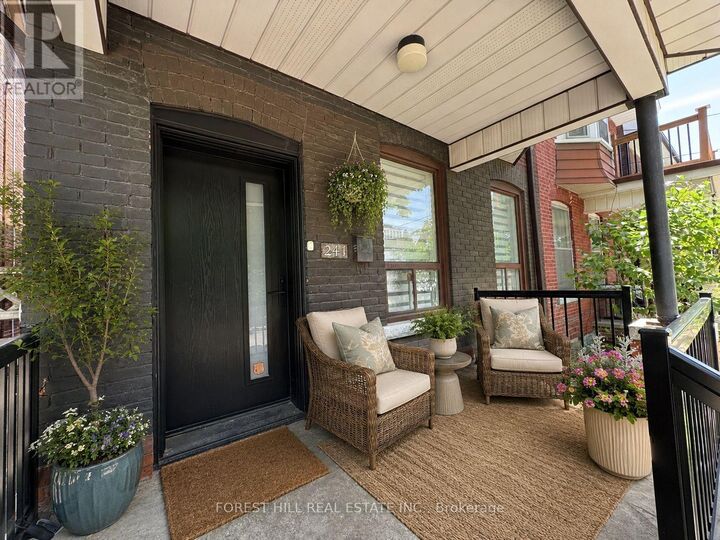 Property Photo:  241 Delaware Avenue  ON M6H 2T7 