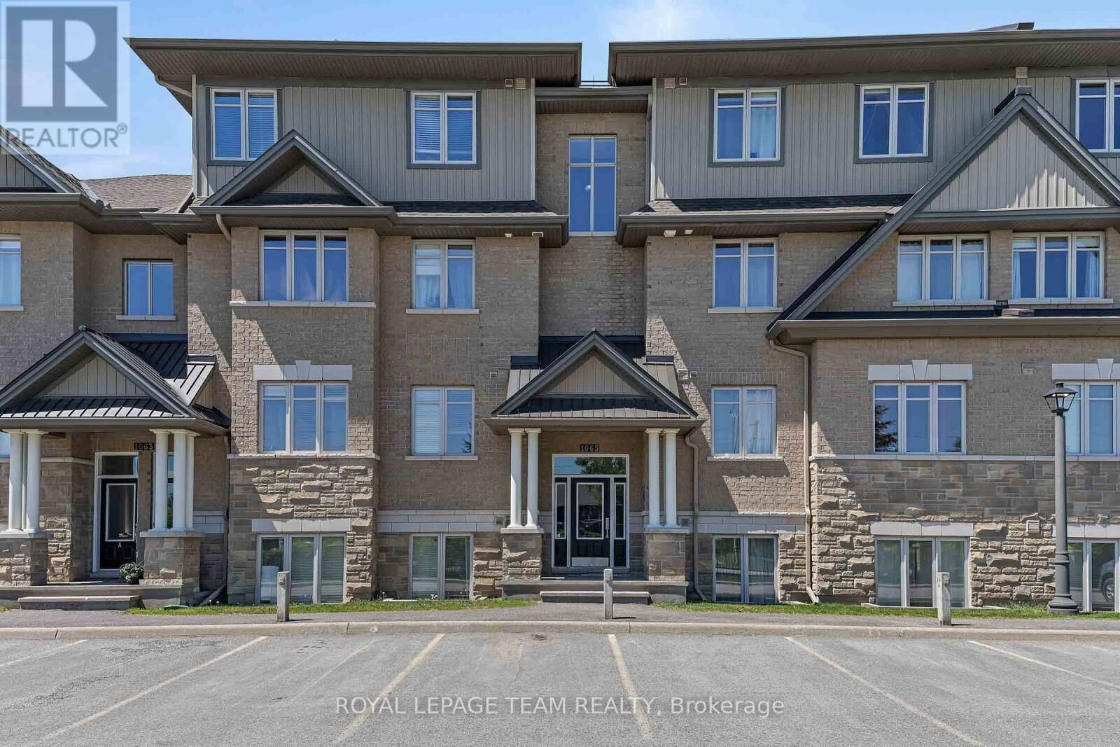 Property Photo:  1065 Beryl Private F  ON K1V 2M4 
