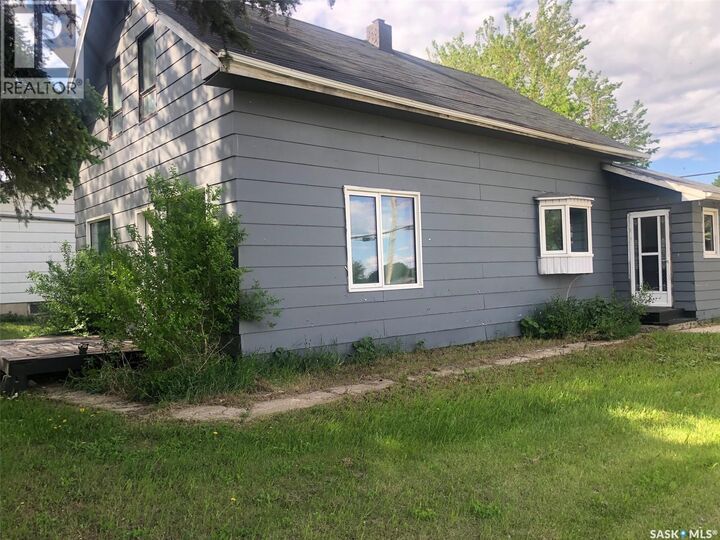 Property Photo:  202 1st Avenue NW  SK S0A 3B0 