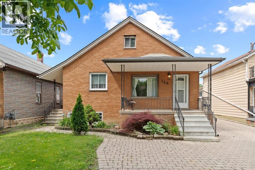Property Photo:  759 Glengarry Avenue  ON N9A 1R4 