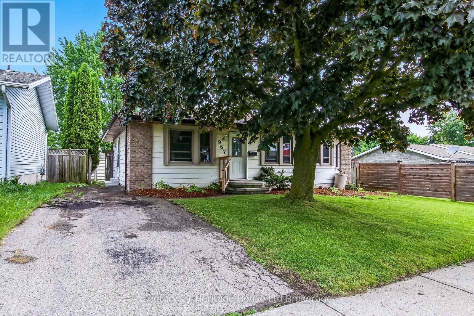 Property Photo:  967 Alice Street  ON N4S 8B1 