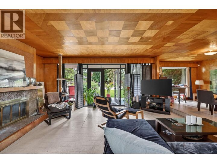 Property Photo: 348 Burne Avenue BC V1Y 5P1