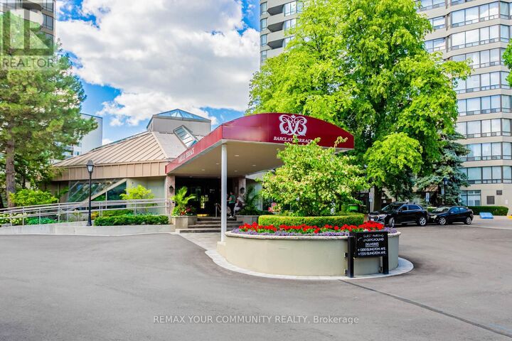 Property Photo:  1300 Islington Avenue 1804  ON M9A 5C4 