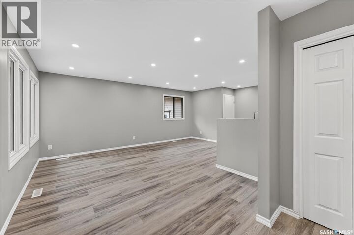 Property Photo: 42 Hunt Crescent SK S4N 5K8