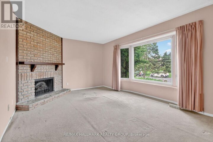 Property Photo:  38 Amherst Crescent  ON K2J 1V9 