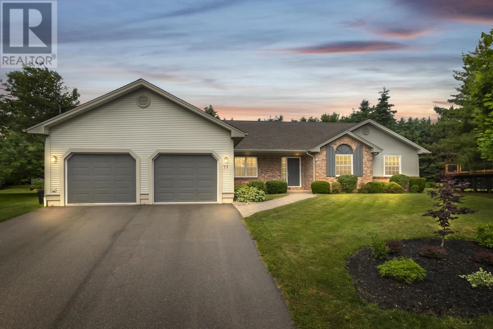 Property Photo:  77 Parkside Drive  PE C1E 1M8 