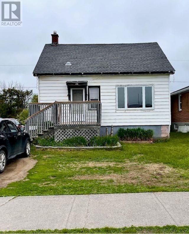 Property Photo:  258 Algonquin Ave S  ON P7B 4T6 