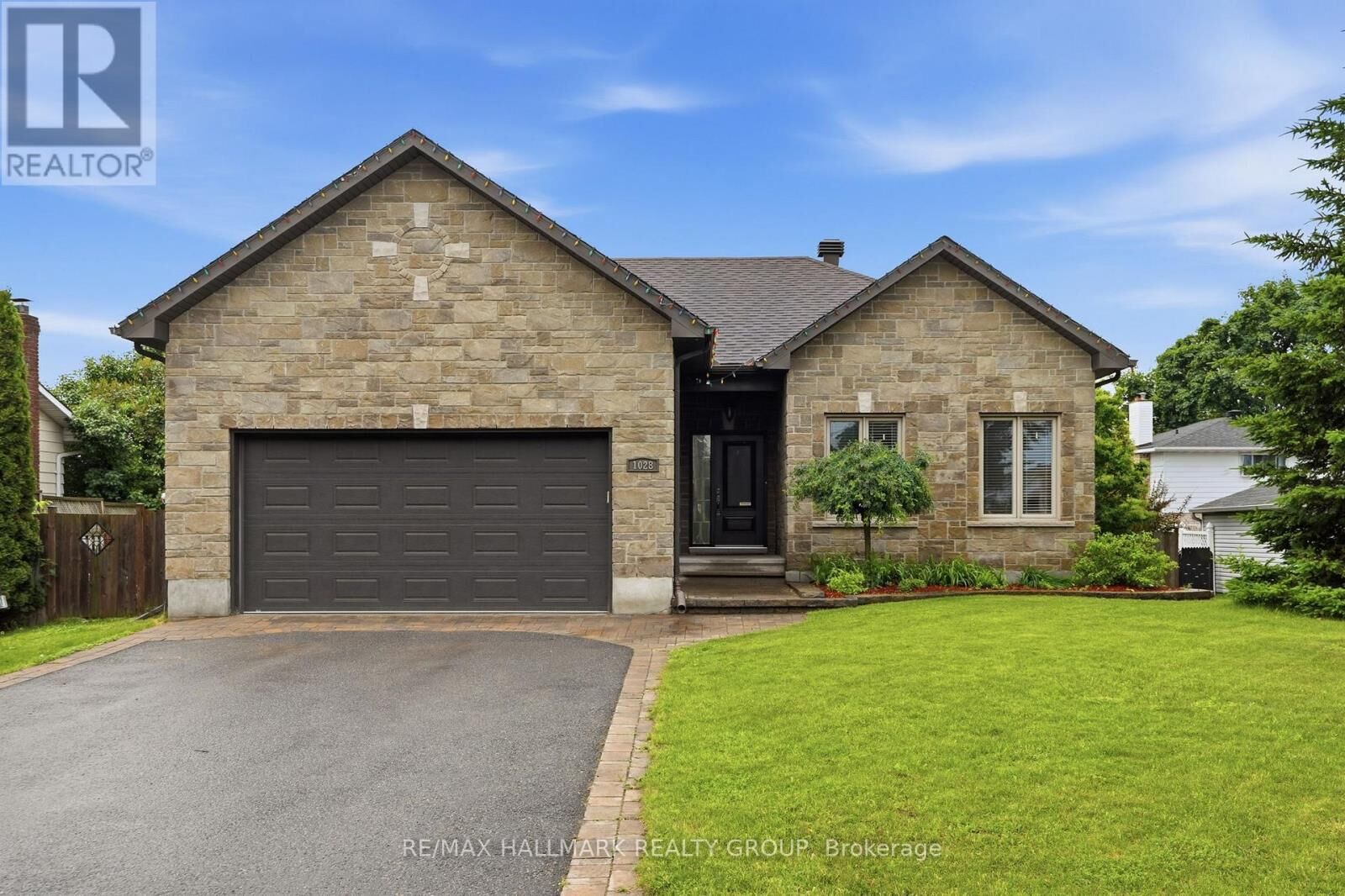 Property Photo:  1028 Laviolette Street  ON K4K 1B8 