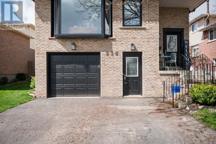 Property Photo: 830 Merritt Drive Main ON L9T 4K1