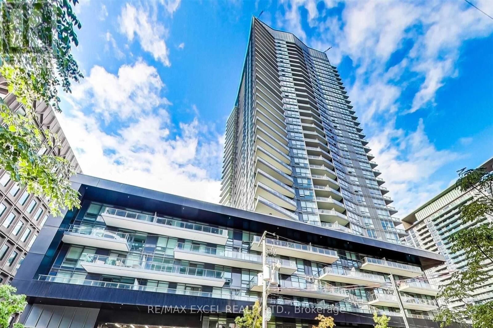 Property Photo: 30 Roehampton Avenue 619 ON M4P 0B9