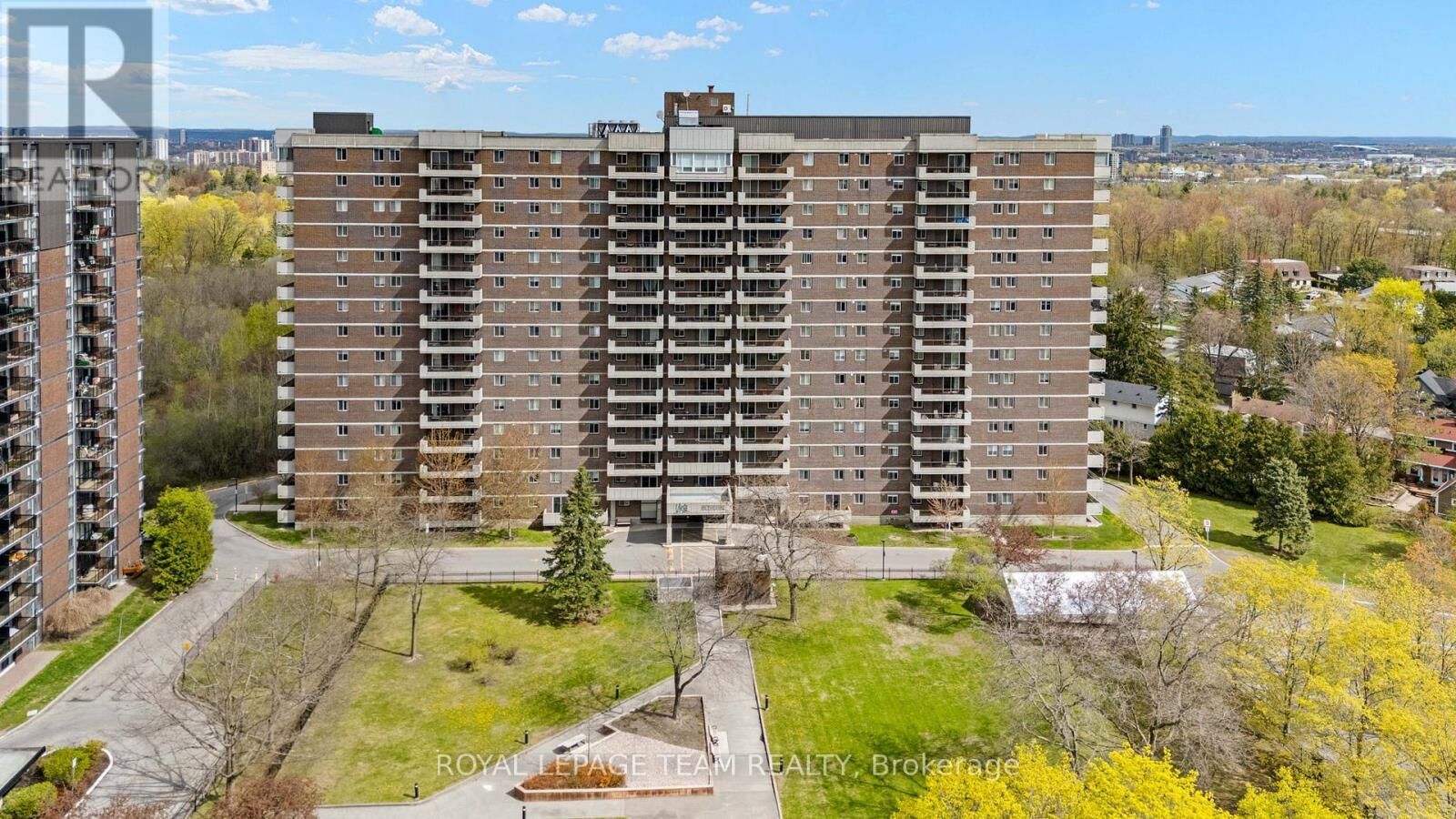 Property Photo: 1705 Playfair Drive 402 ON K1H 8P6