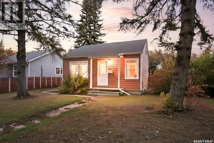 Property Photo:  826 Athabasca Street E  SK S6H 0M7 