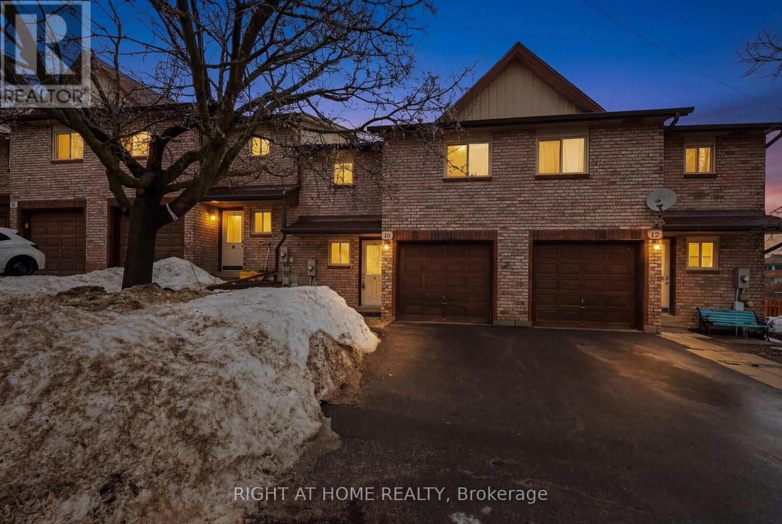 Property Photo:  32 Sawmill Road 10  ON L4N 6X3 