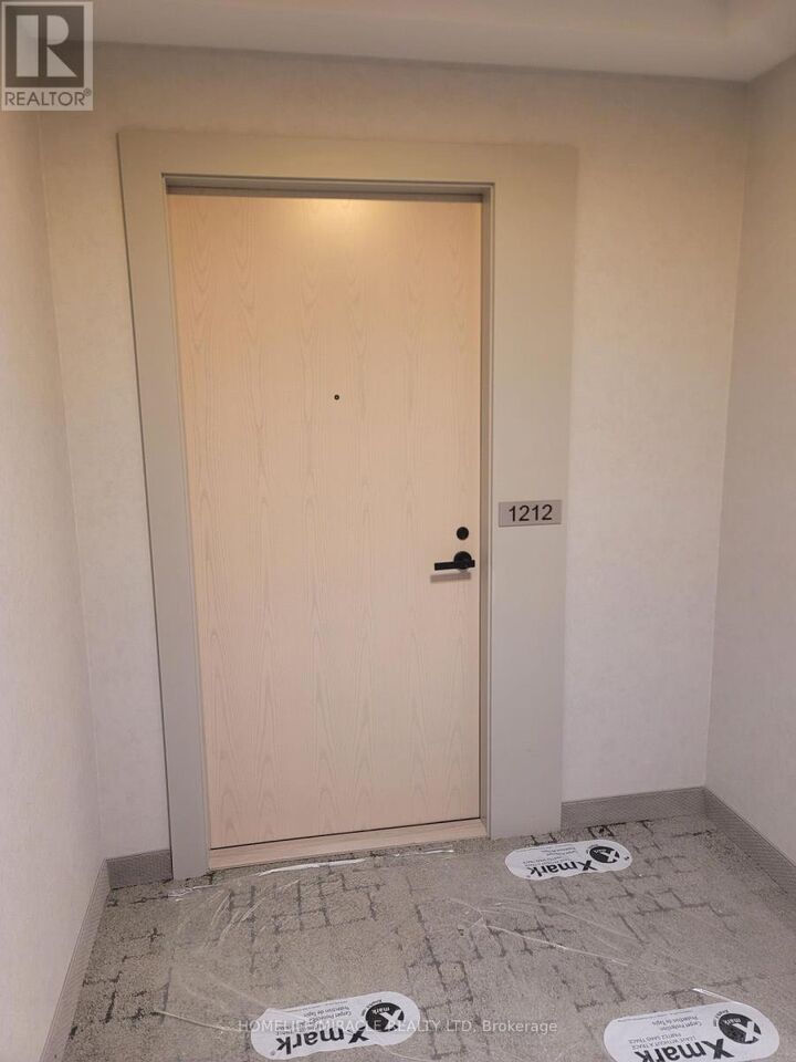 Property Photo:  28 Interchange Way 1212  ON L4K 0P8 