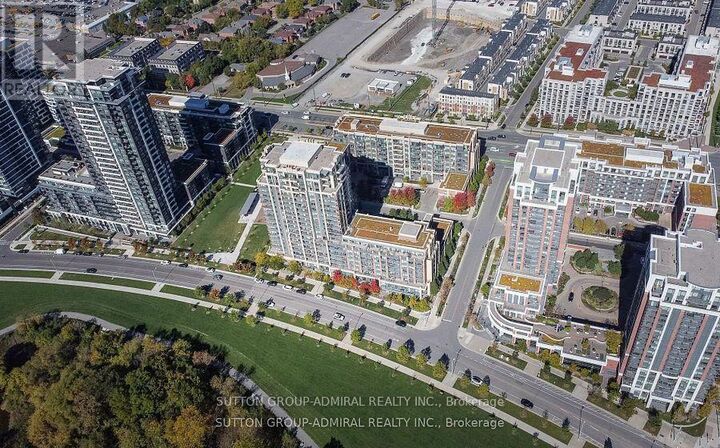 Property Photo: 18 Uptown Drive 310 ON L3R 5M5