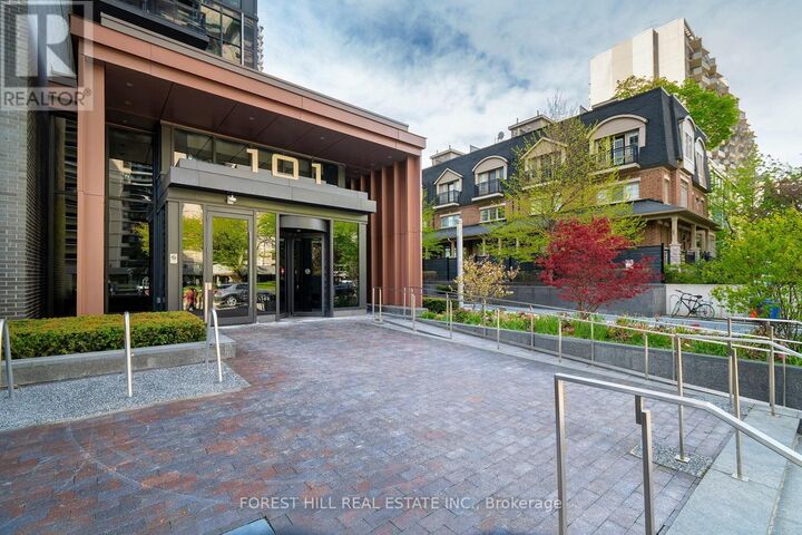 Property Photo: 101 Erskine Avenue Ph12 ON M4P 1Y5