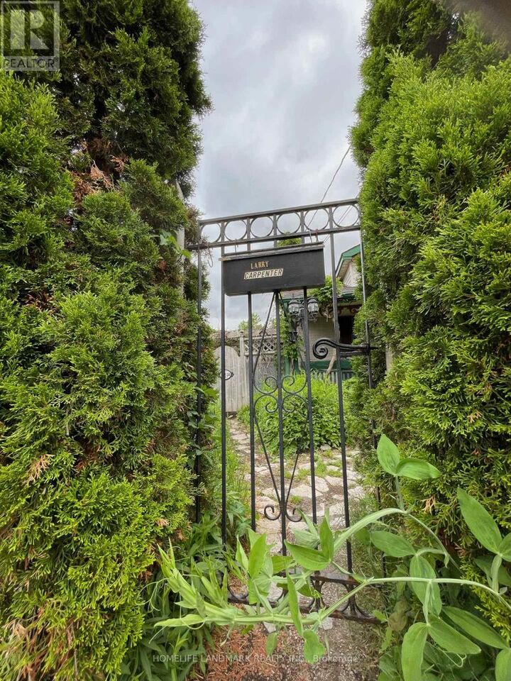 Property Photo: 114 Steel Street South ON L4M 2G2