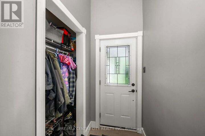 Property Photo: 43 Devonshire Place ON N5R 3N2