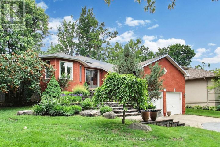 Property Photo:  78 Brown Wood Drive  ON L4M 6M6 