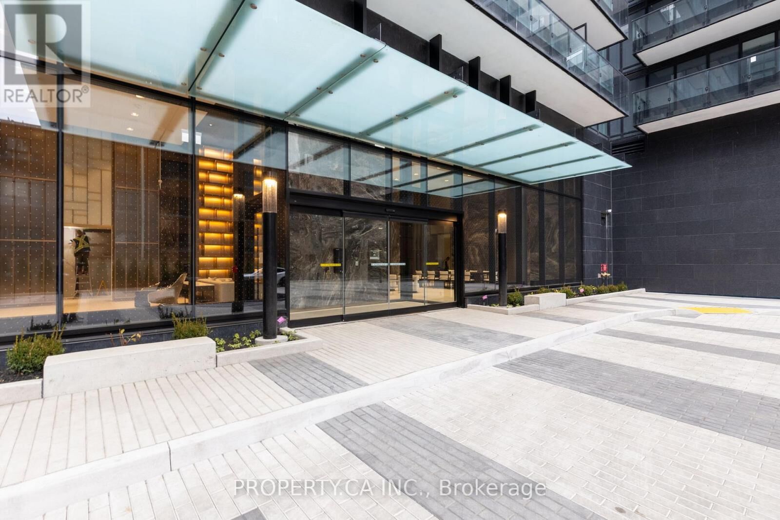 Property Photo:  127 Broadway Avenue 1401  ON M4P 1V3 