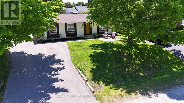 Property Photo:  482 Provincial Street  ON N0H 2C1 