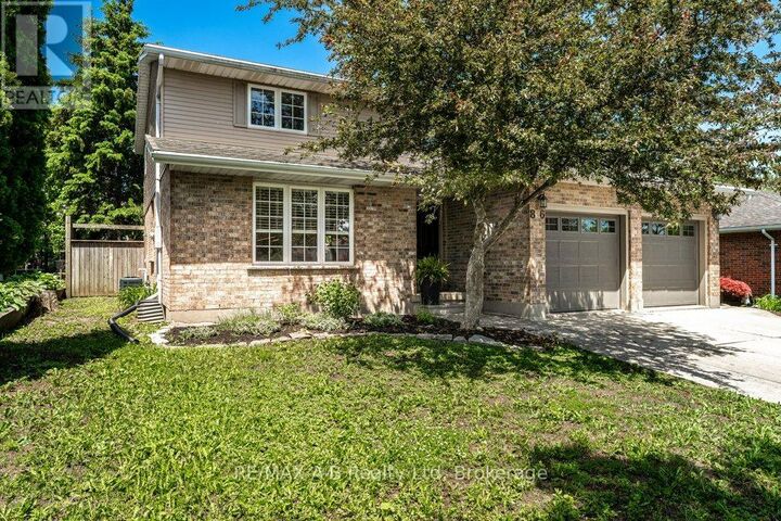 Property Photo:  86 Freeland Drive  ON N4Z 1H1 