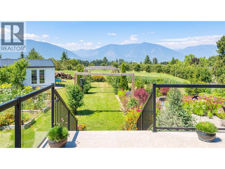 Property Photo:  717 25th Avenue South  BC V0B 1G1 