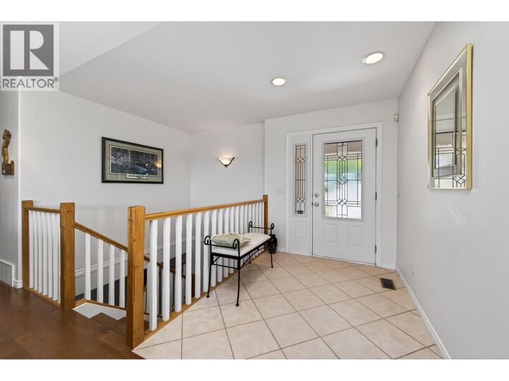 Photo de la propriété:  1651 Valleyview Drive 6  BC V2C 0A4 