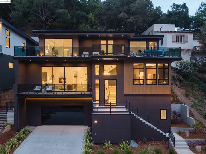 Property Photo: 1667 Trestle Glen Rd CA 94610