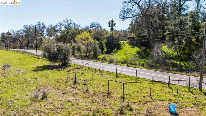 Property Photo:  18400 Rawhide Rd  CA 95327 