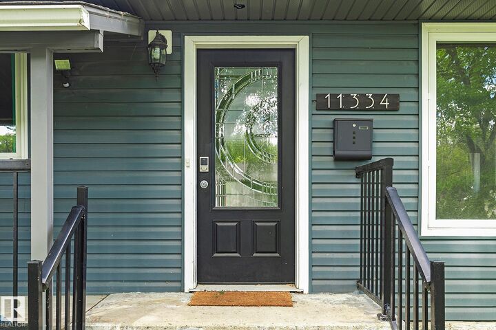 Property Photo:  11334 52 Street NW  AB T5W 3J1 