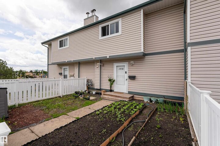 Property Photo:  1478 Lakewood Road NW  AB T6K 3M2 