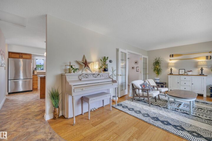 Property Photo:  14 Meadowood Crescent  AB T8A 0L7 