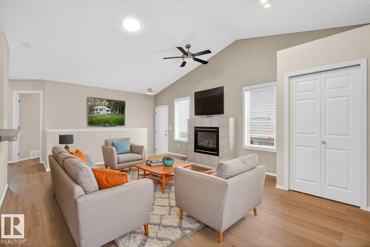Property Photo:  74 Christina Court  AB T8H 2H4 