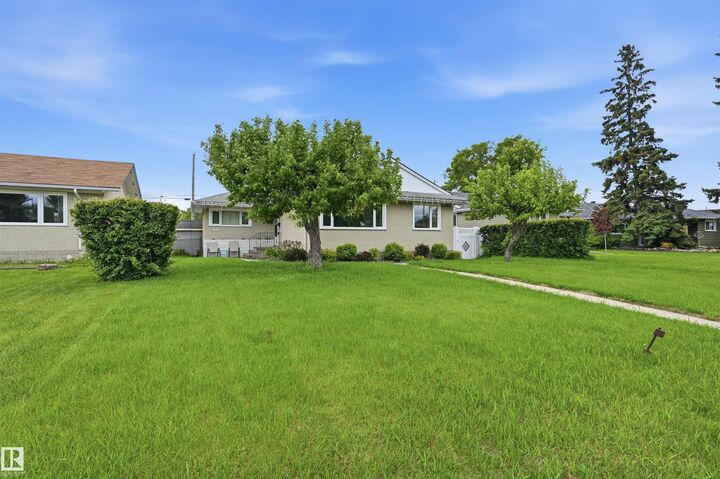 Property Photo:  7719 71 Avenue NW  AB T6C 0A9 