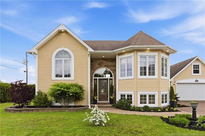 Property Photo:  101 Chateau Drive  NB E1G 0K8 