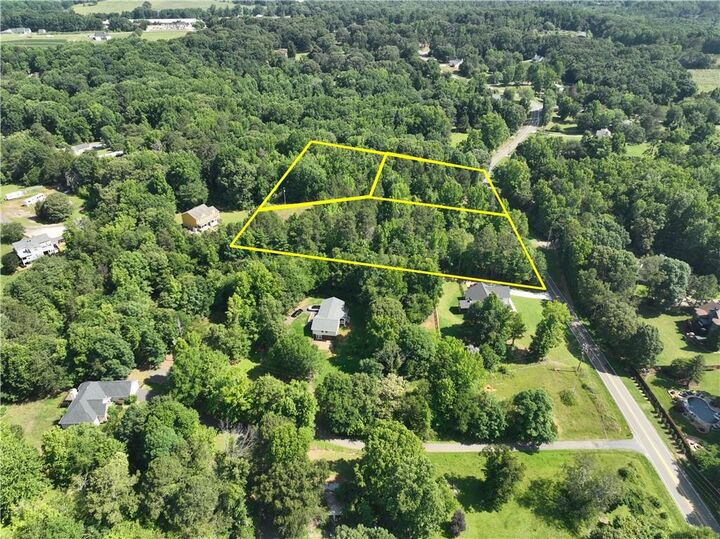 Property Photo: 7505 Marqi Lane GA 30041